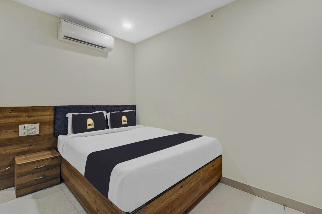 Collection O Hotel Swagath Pride Mancherāl Exterior foto