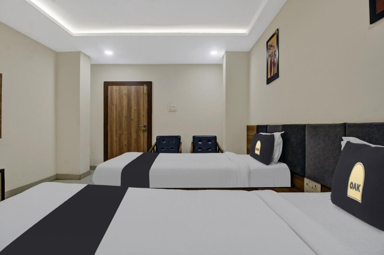 Collection O Hotel Swagath Pride Mancherāl Exterior foto