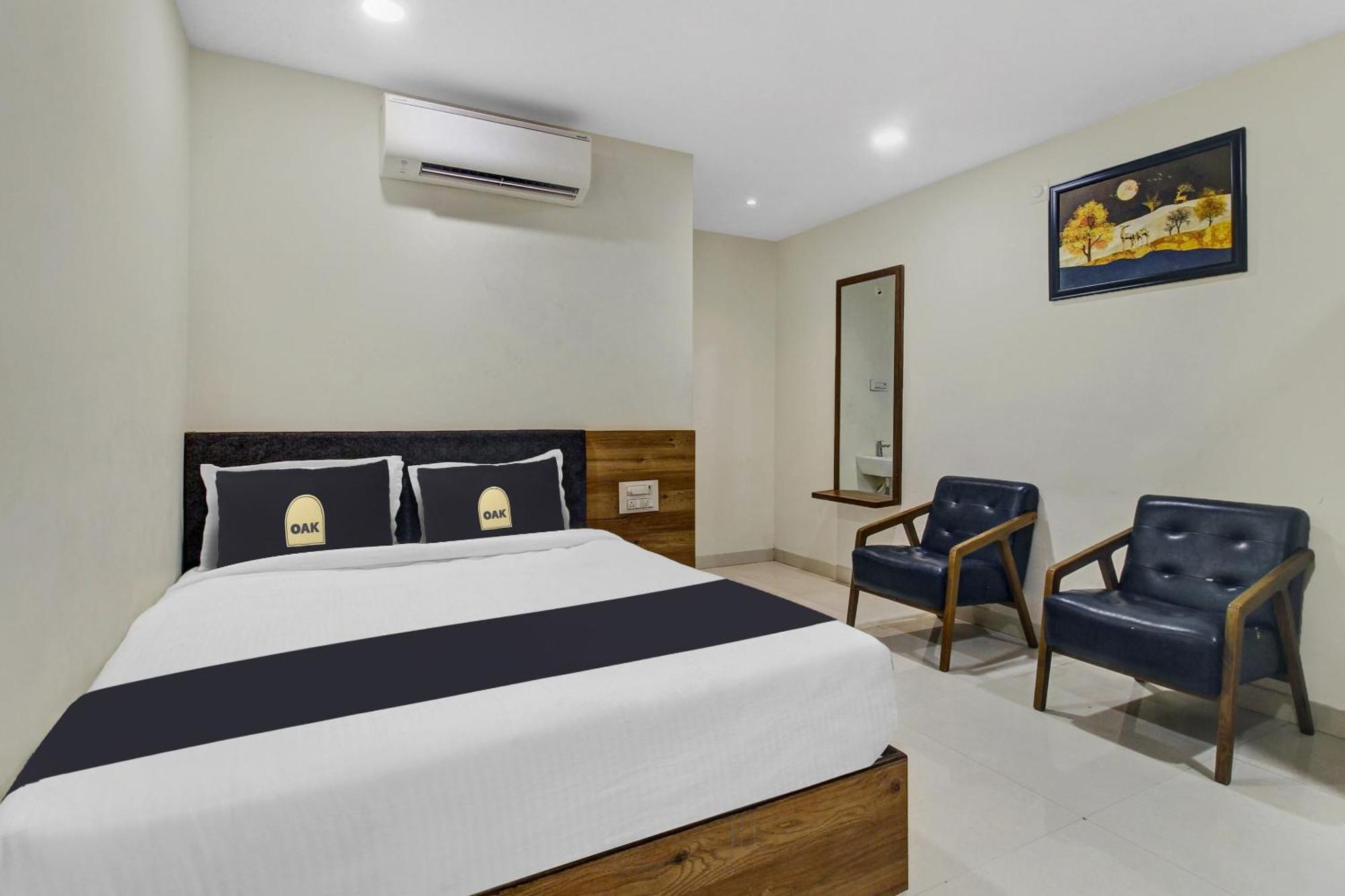 Collection O Hotel Swagath Pride Mancherāl Exterior foto